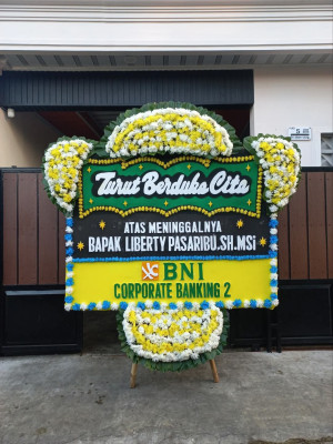 Papan Bunga Duka di Tujuh Belas