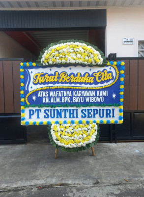 Papan Bunga Duka di Tujuh Belas