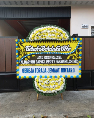 Papan Bunga Duka di Tujuh Belas